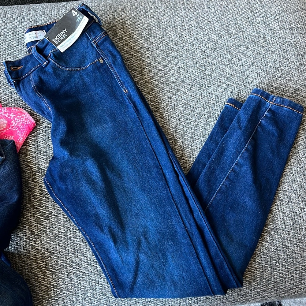 Skinny mid rise jeans